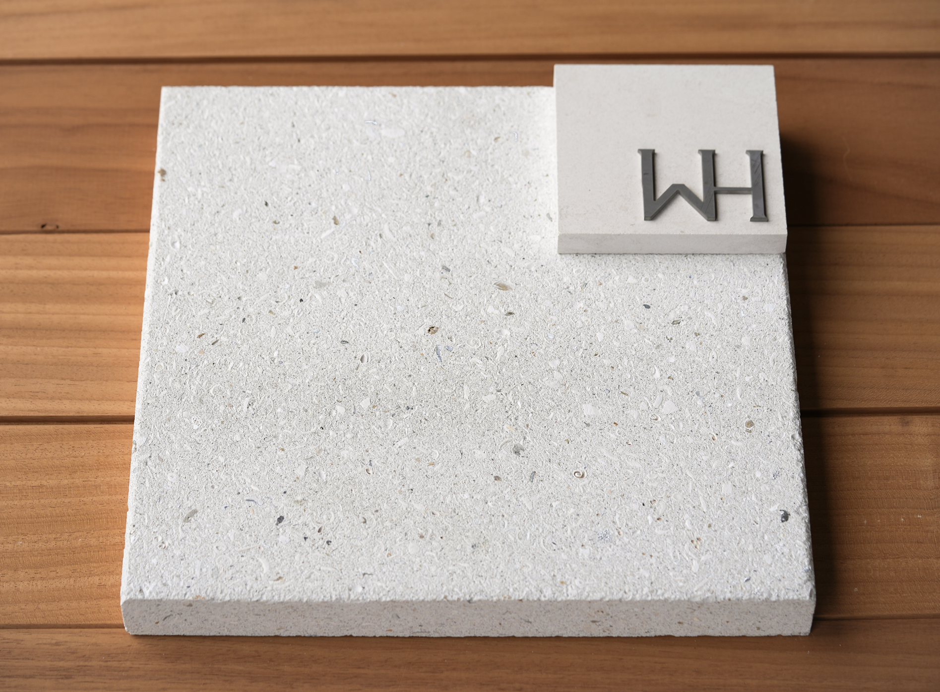 WARM WHITE 100- FL Shellstone